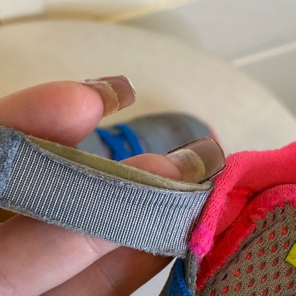 Nike girl toddlers shoes size 6c - Picture 5 of 9